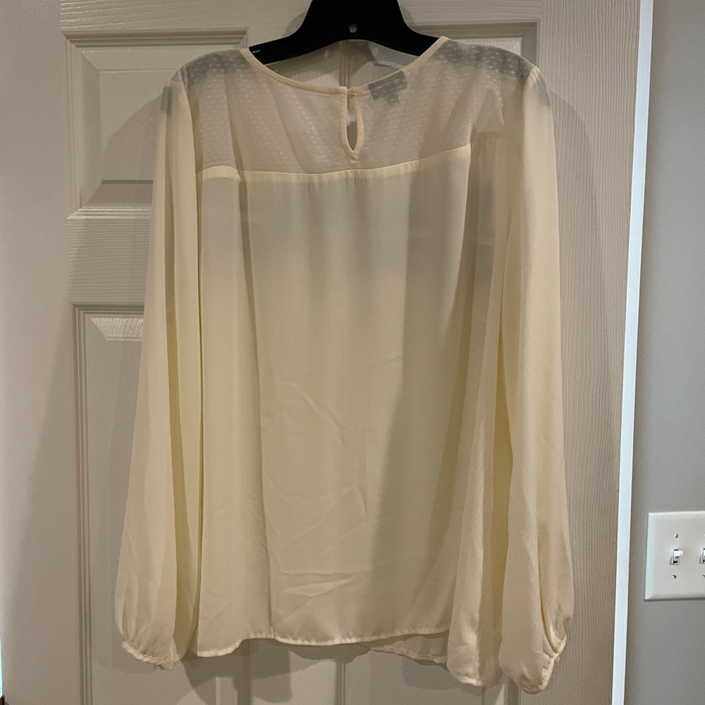 Ivory blouse - Picture 2 of 2